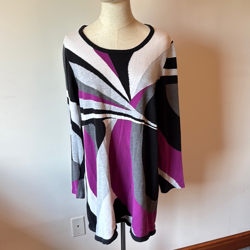 Alfani Black and White Crew Neck Sweater with Geometric Patterns